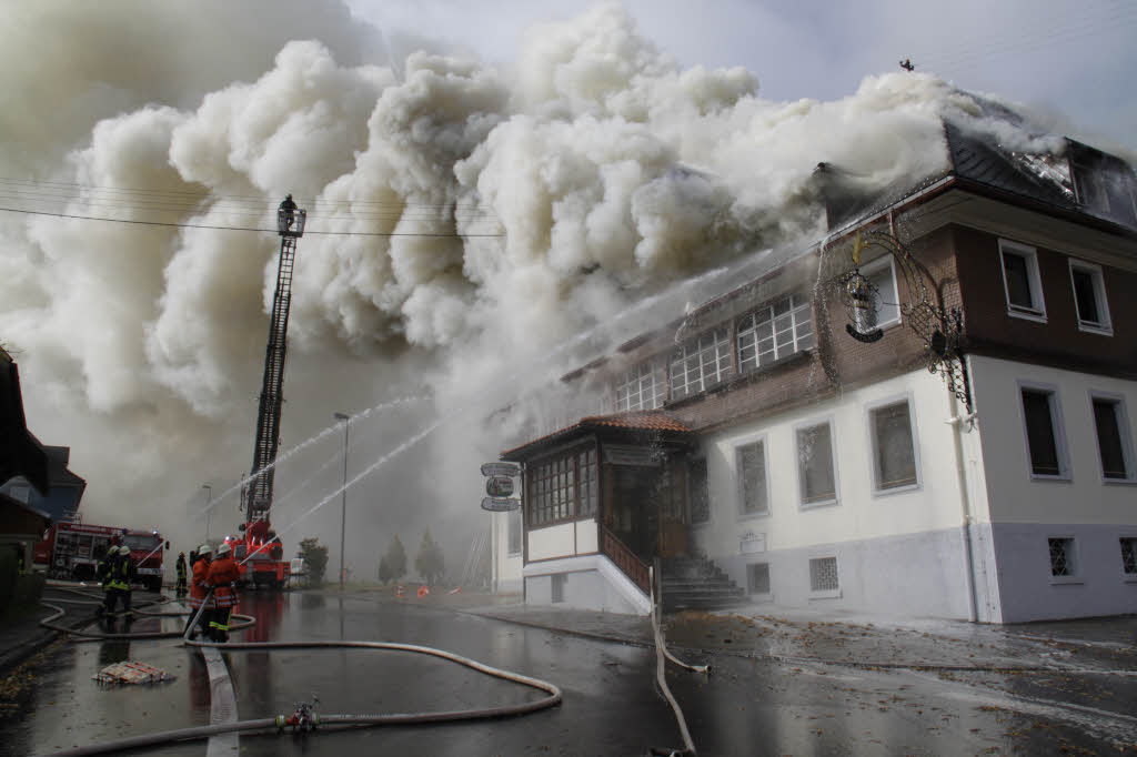 Das Hotel Römerhof in Grafenhausen ist abgebrannt. Das Hotel Römerhof in Grafenhausen ist abgebrannt.