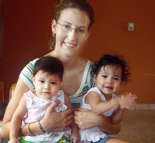 Anna Preiser mit ihren Schtzlingen im Waisenhaus in Peru   | Foto: privat