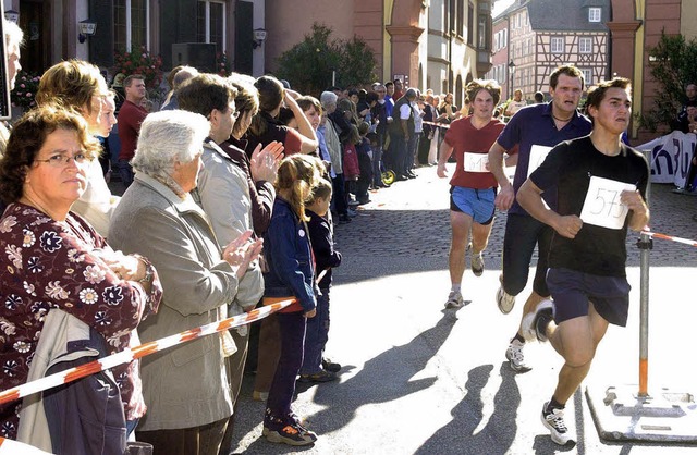 Auf Sonne hoffen Sportler und Zuschauer beim Ettenheimer Stadtlauf am Sonntag.   | Foto: Wolfgang Knstle (Archiv)