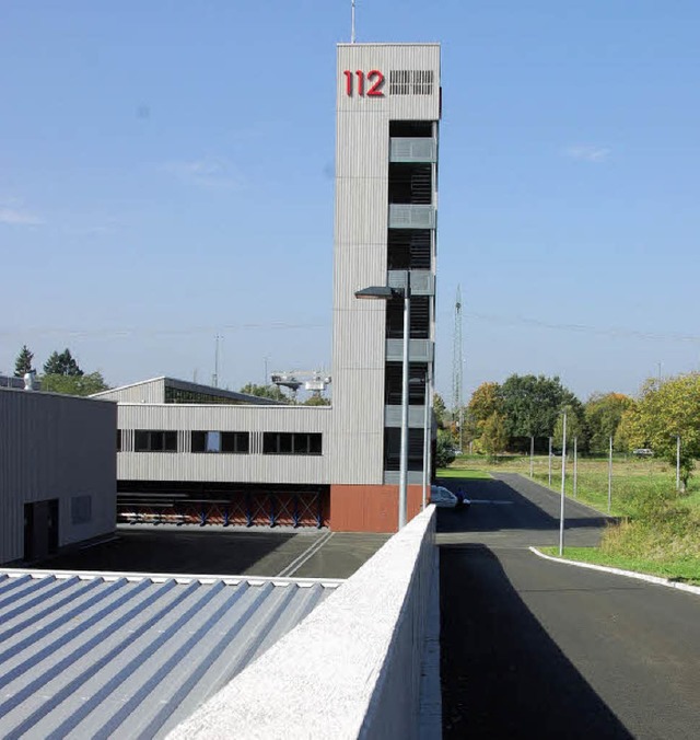 Heute Abend wird der Neubau von Feuerw..., am Sonntag ist Tag der offenen Tr.   | Foto: herbert frey