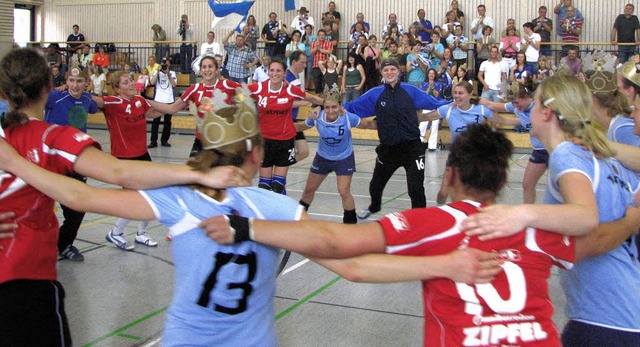 Heier Tanz: Im Mai 2009 feierten Gro...Spitzenspiel der dritten Liga wieder.   | Foto: holm