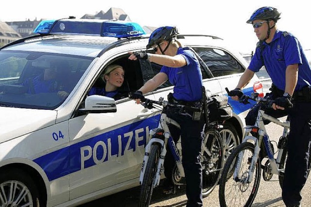 Fahrradpoliozisten in Basel   | Foto: BZ