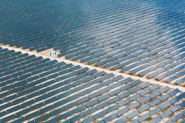 Solarenergie heizt Strompreis an – Streit um Frderung