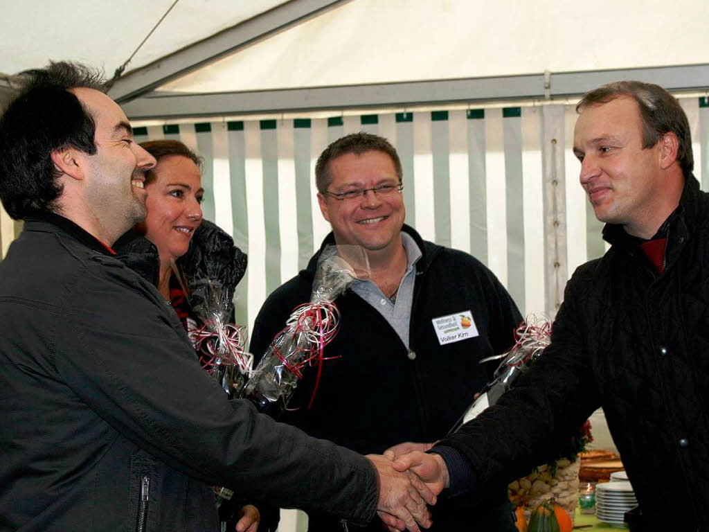HuG-Vorsitzender Udo Winterhalder dankt dem Organisatorenteam: Von links Philipp Ulmer, Monika Bochow und Volker Kirn HuG-Vorsitzender Udo Winterhalder dankt dem Organisatorenteam: Von links Philipp Ulmer, Monika Bochow und Volker Kirn