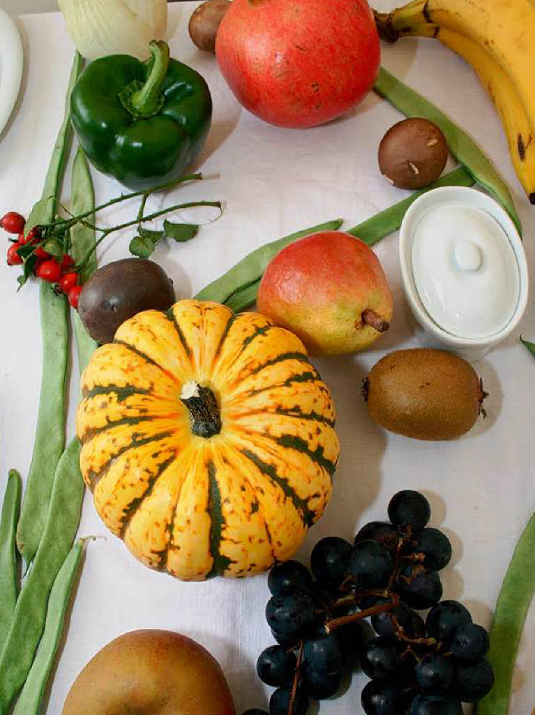 Am Stand der Volkshochschule wird das Thema gesunde Ernährung veranschaulicht. Am Stand der Volkshochschule wird das Thema gesunde Ernährung veranschaulicht.