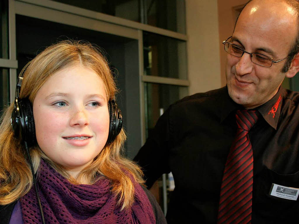 Der Hörtest von Mohand Ammour beweist: Linda Schlötzer hört hervorragend. Der Hörtest von Mohand Ammour beweist: Linda Schlötzer hört hervorragend.