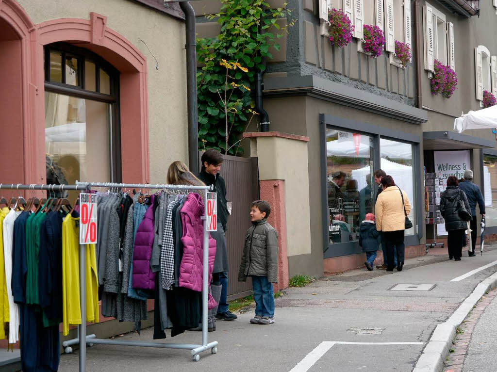 Die Geschfte laden zum Einkaufsbummel ein.