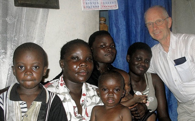 Ulf Stein (rechts) arbeitete immer wie...dsvierteln von Kalkutta und Nairobi.    | Foto: privat