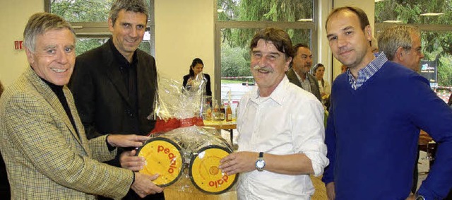 Ein Pedalo fr de Schler und  Lehrer ...r Hans-Thoma-Schule Dr. Jrgen Werner.  | Foto: Heinz Vollmer