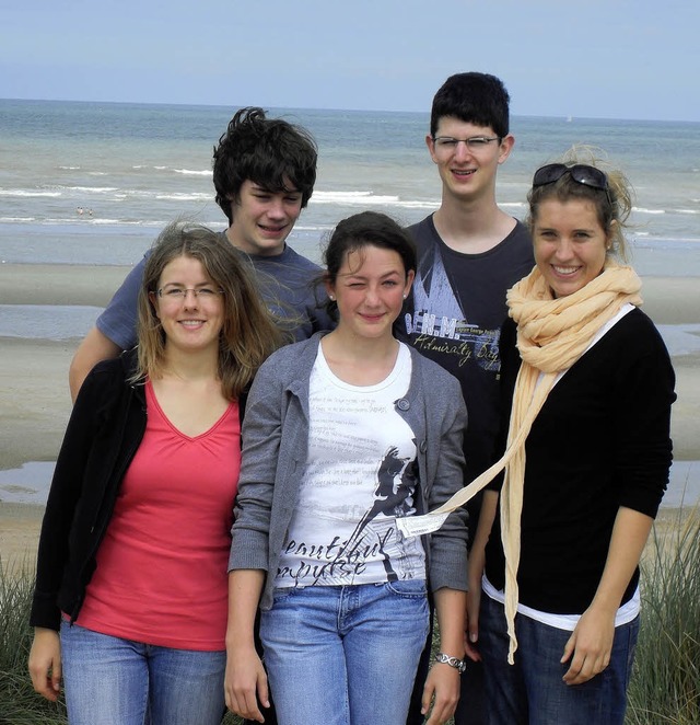 Erinnerungsfoto vom Strand in Belgien:...irth nahmen am Sommersprachkurs teil.   | Foto: Privat