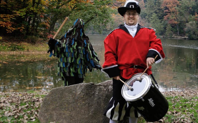 Am Bergsee stellten Manuel Denz (recht...222;Schwarzer-See-Geister&#8220; vor.   | Foto: hrvoje miloslavic