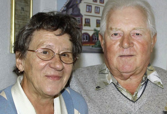 Herta und Erich Weinacker sind 50 Jahre verheiratet.  | Foto: Ulrike Hiller