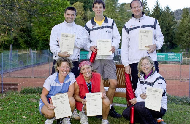 Waren bei den Meisterschaften des TC K...Wenk und Mari Hesse (vorne von links)   | Foto: Privat