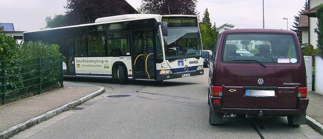 Pech fr den Busfahrer, wenn ihm parke...stehen wie hier in der Berner Strae.   | Foto: Privat