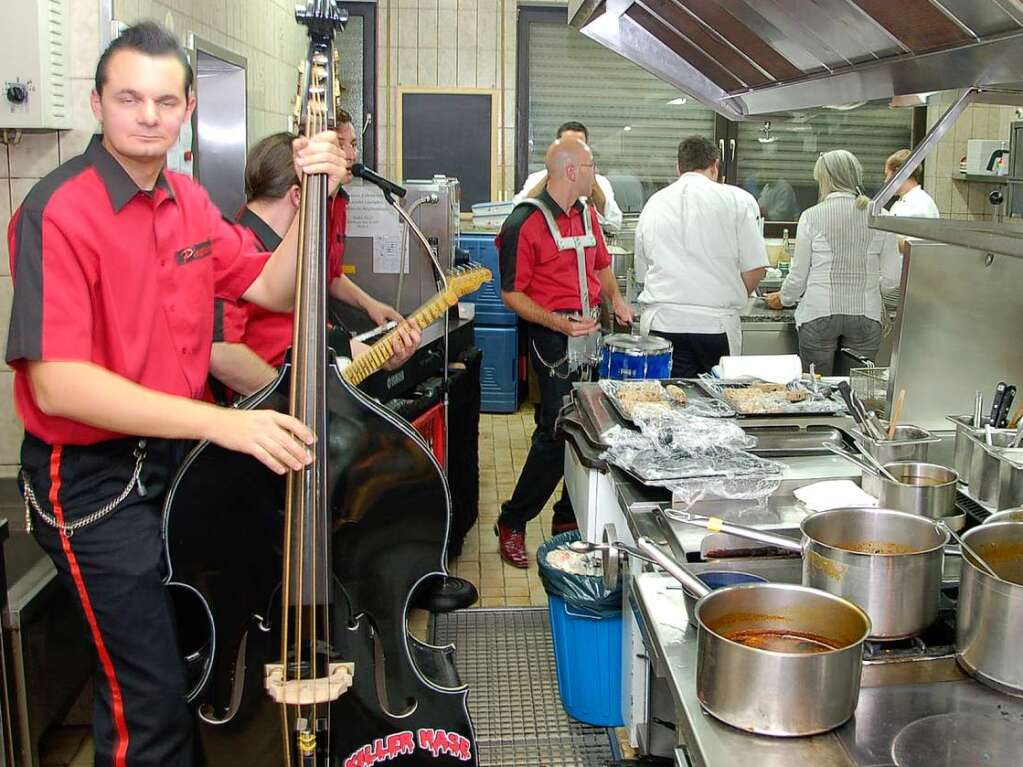 Kchenparty im Adler in Lahr-Reichenbach: „Krger rockt!“ in der Kche