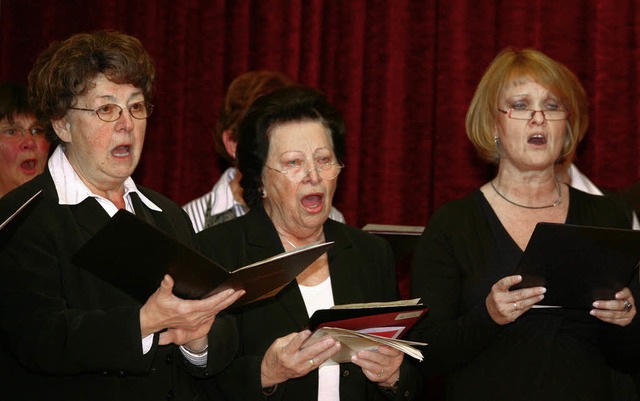 Sngerinnen des katholischen Kirchenchors   | Foto: Sandra Decoux-Kone