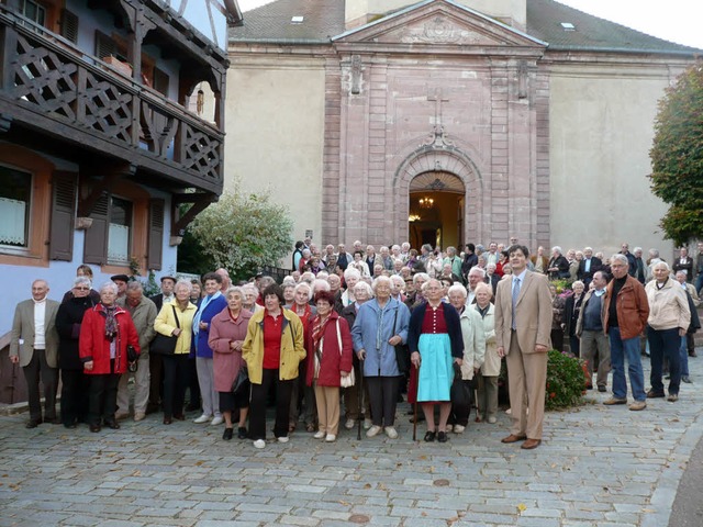 Elssser und Elzacher Francis Dreyfuss...gruppe, hier vor der Kirche in Vill.   | Foto: Angelika Gssler