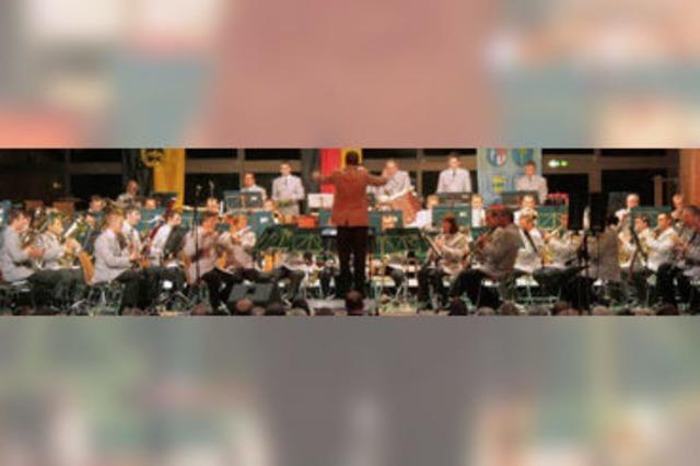 Heeresmusikkorps 10 aus Ulm gastiert in der Schlüchttalhalle in Ühlingen