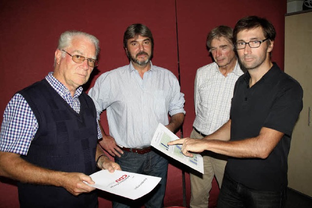 Klaus Birkenmeier, Dietmar Junginger, ...kte-Energie-Programms fr Kirchzarten.  | Foto: Andreas Peikert