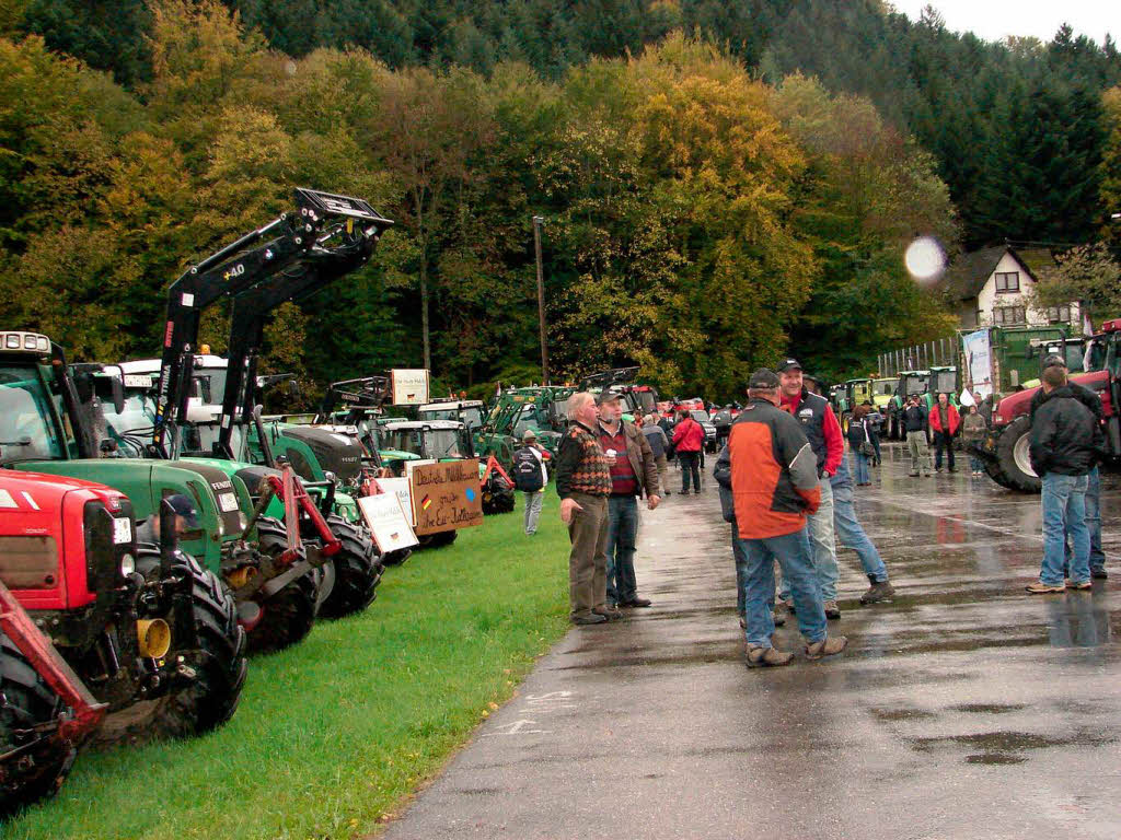 Erstes Etappenziel und Sammelpunkt: In Lautenbach ging`s gemeinsam zum Gottesdienst.