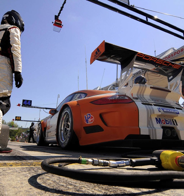 Rasendes Entwicklungslabor:In der Hyb...t Porsche unter anderem neue Bremsen.   | Foto: dpa