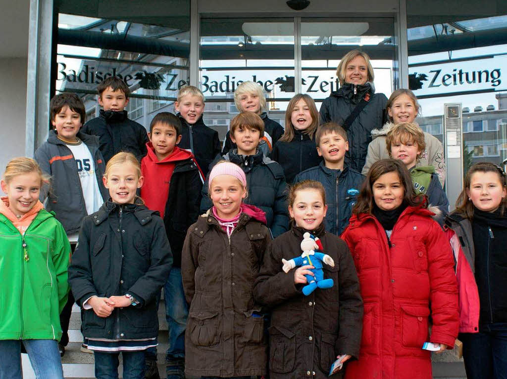 Die Klasse 4a der Schneeburgschule Freiburg mit ihrer Lehrerin Frau  Jessat.