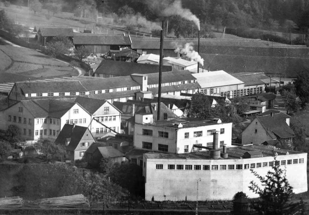 Historische Aufnahme von der „Schlumpi“, den Elza-Textilwerken.