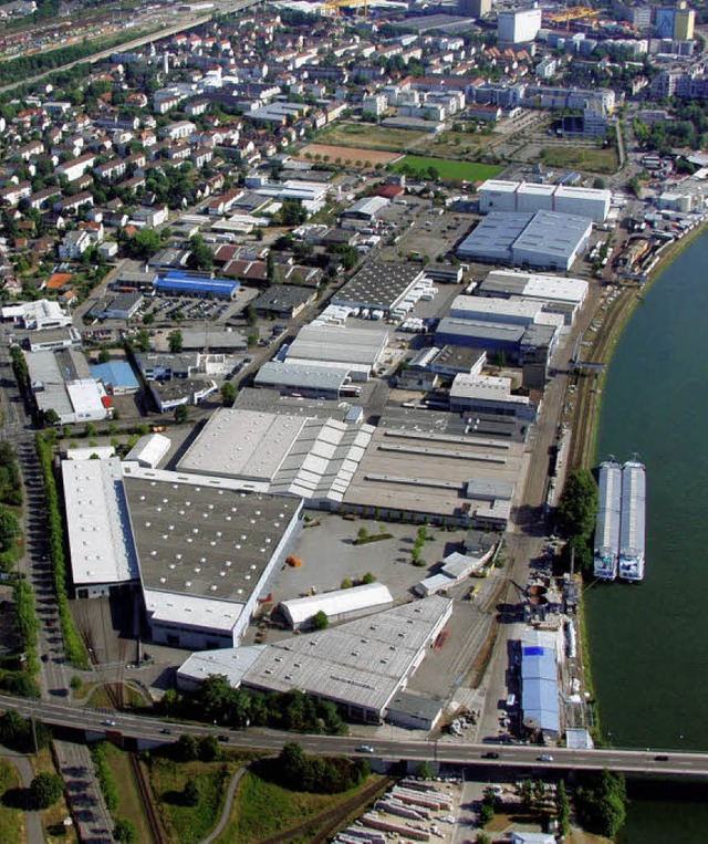 Die Betriebe im Rheinhafen sind gespan...erzone zwischen Grenze und Palmrain.    | Foto: Meyer