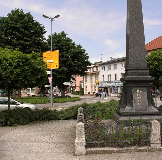 Kreisel oder abknickende Vorfahrt? Am ...ber die Gestaltung des Bahnhofplatzes.  | Foto: archivfoto: jrn kerckhoff