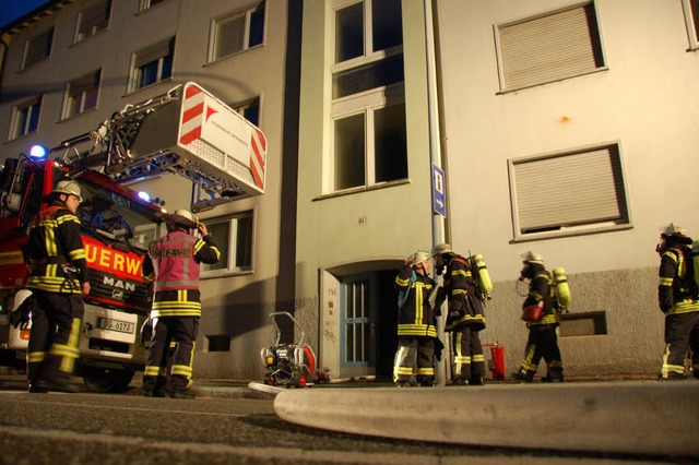 Ein Brand in der Moltkestrae hat am Abend zu Verkehrsbehinderungen gefhrt.  | Foto: Helmut Seller