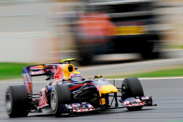 Schnell unterwegs: Sebastian Vettel in seinem Transportmittel.  | Foto: dpa