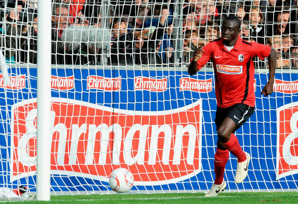 Der SC Freiburg siegt gegen Kaiserslautern 2:1.