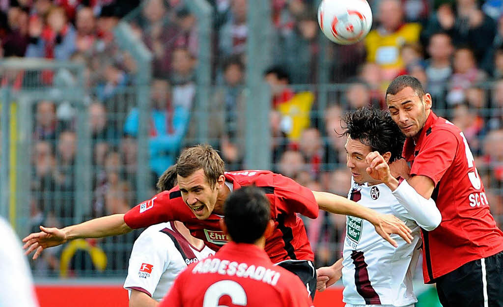 Der SC Freiburg siegt gegen Kaiserslautern 2:1.