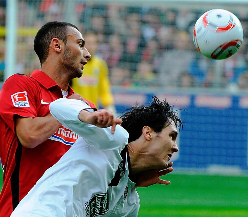 Der SC Freiburg siegt gegen Kaiserslautern 2:1.