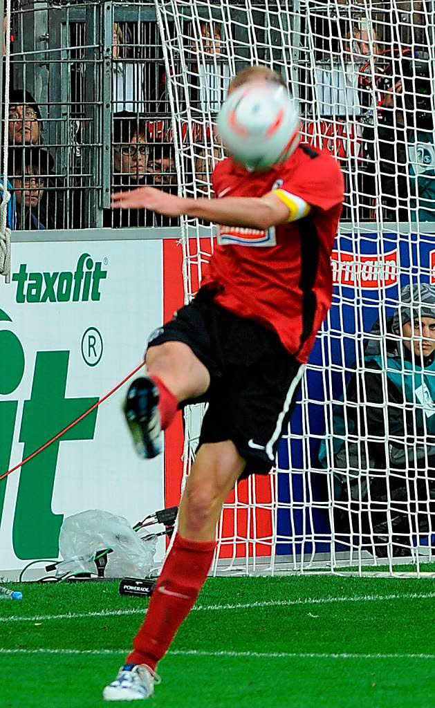 Der SC Freiburg siegt gegen Kaiserslautern 2:1.