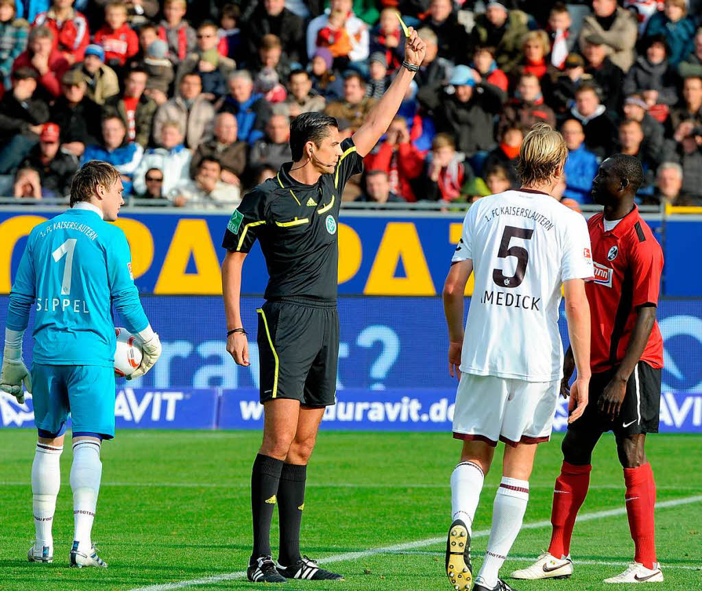 Der SC Freiburg siegt gegen Kaiserslautern 2:1.