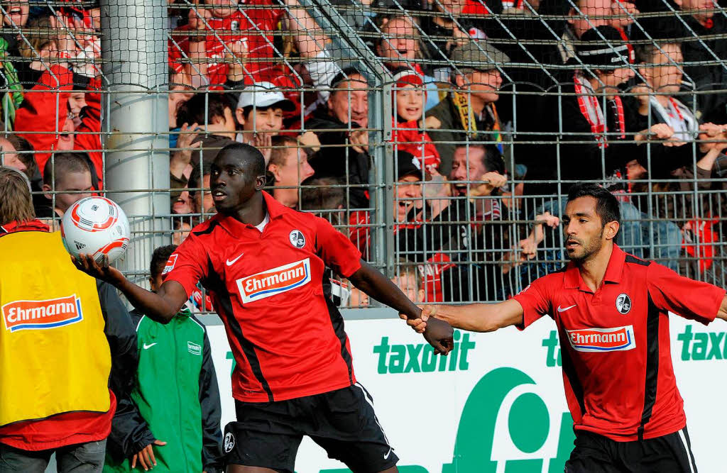 Der SC Freiburg siegt gegen Kaiserslautern 2:1.