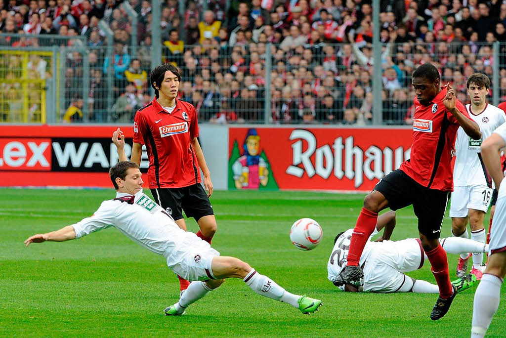 Der SC Freiburg siegt gegen Kaiserslautern 2:1.