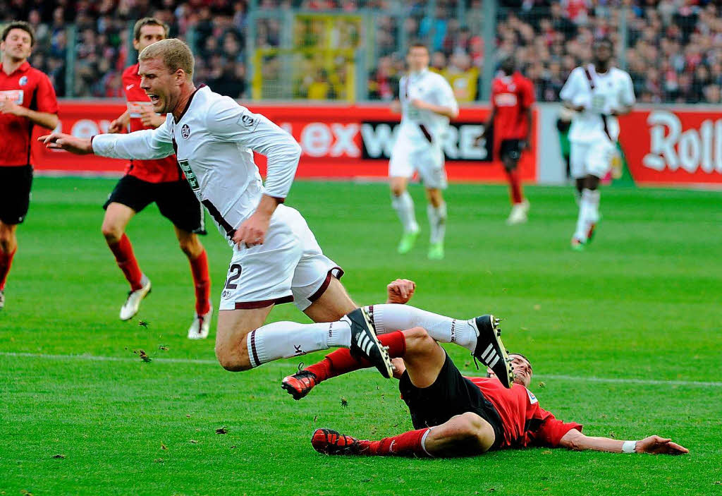 Der SC Freiburg siegt gegen Kaiserslautern 2:1.