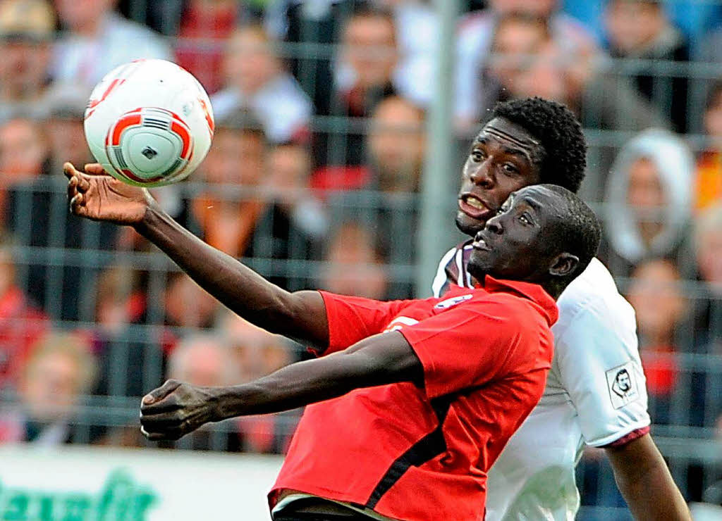 Der SC Freiburg siegt gegen Kaiserslautern 2:1.