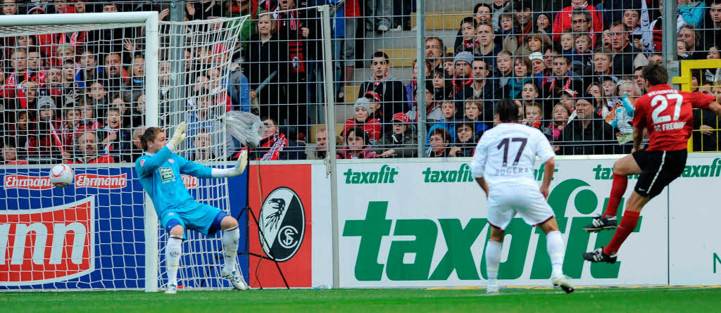 Der SC Freiburg siegt gegen Kaiserslautern 2:1.