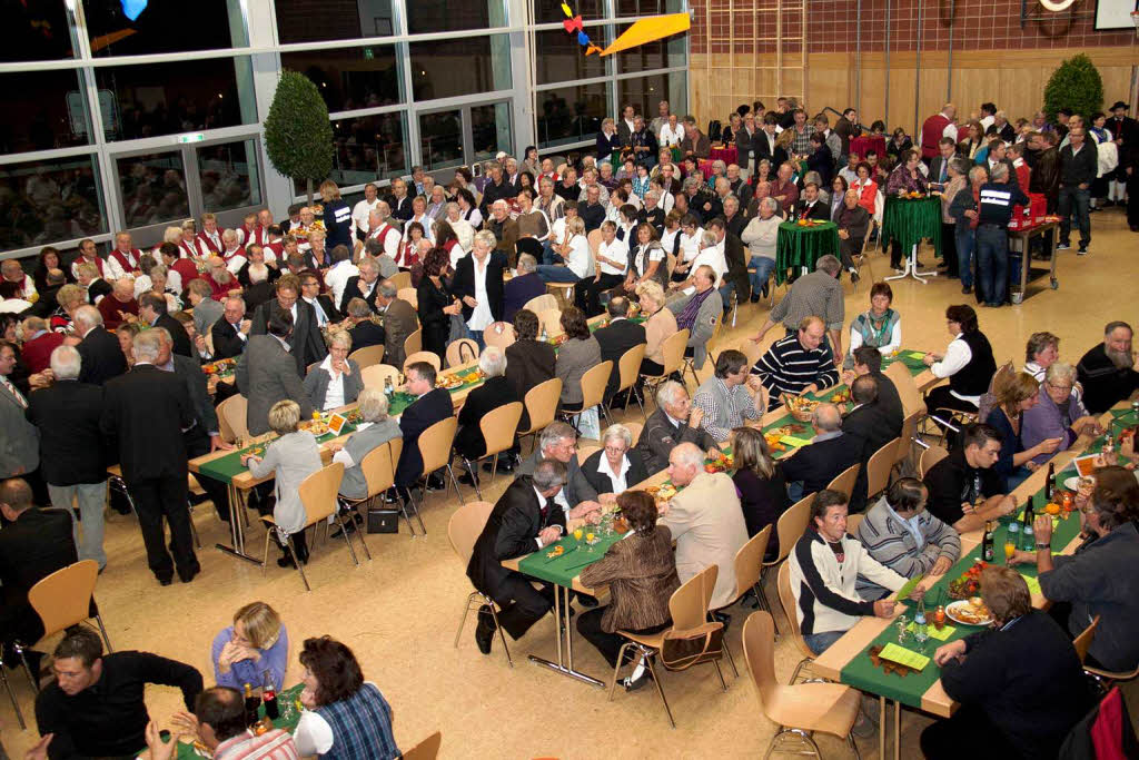 Das Interesse an der Verabschiedung von Bürgermeister Erich Kiefer in der Schwarzwaldhalle war groß Das Interesse an der Verabschiedung von Bürgermeister Erich Kiefer in der Schwarzwaldhalle war groß