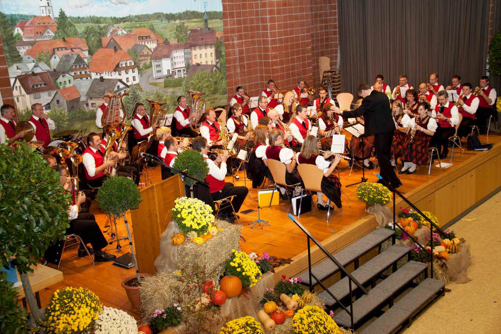 Der Festakt wurde von der Trachtenkapelle Grafenhausen eröffnet Der Festakt wurde von der Trachtenkapelle Grafenhausen eröffnet