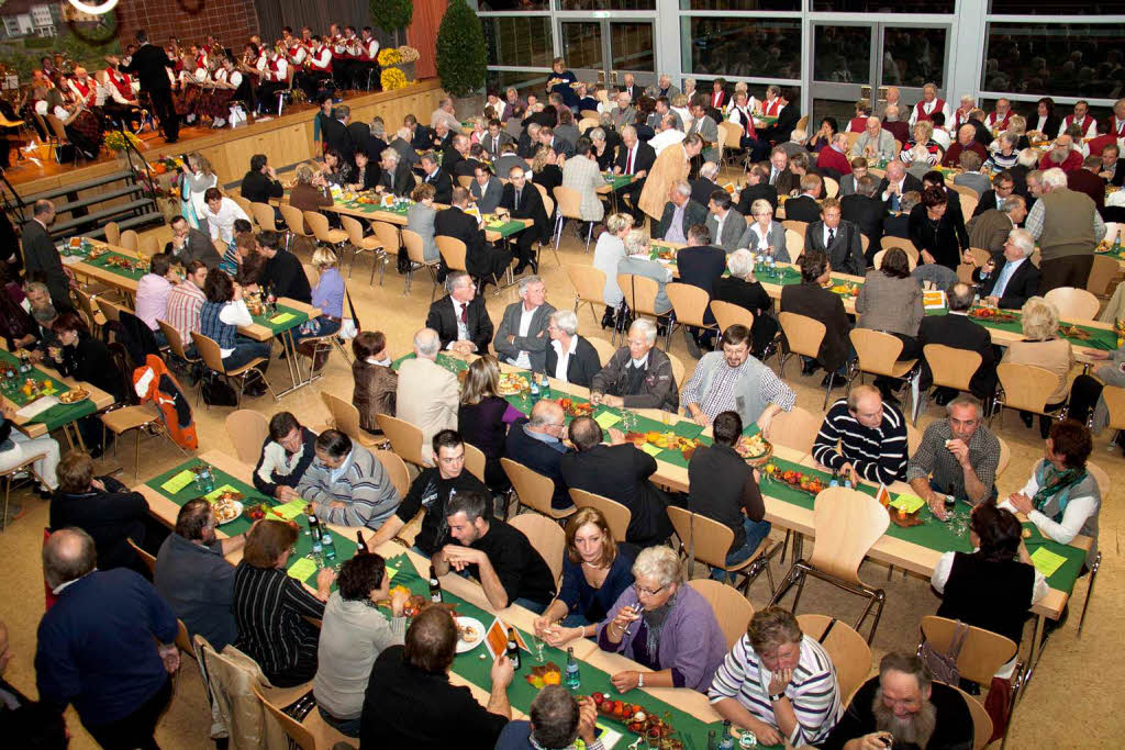 Das Interesse an der Verabschiedung von Bürgermeister Erich Kiefer in der Schwarzwaldhalle war groß Das Interesse an der Verabschiedung von Bürgermeister Erich Kiefer in der Schwarzwaldhalle war groß