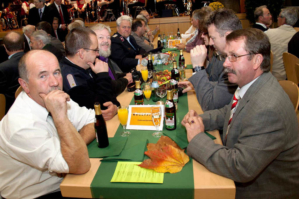 Bei der Verabschiedung von Erich Kiefer mit dabei: Eine große Delegation aus der Partnergemeinde Dörnthal, rechts im Bild Bürgermeister Reiner Lippmann Bei der Verabschiedung von Erich Kiefer mit dabei: Eine große Delegation aus der Partnergemeinde Dörnthal, rechts im Bild Bürgermeister Reiner Lippmann
