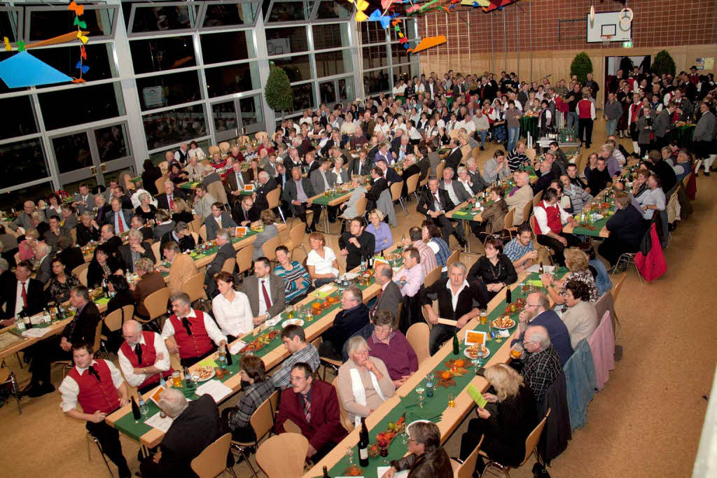 Das Interesse an der Verabschiedung von Bürgermeister Erich Kiefer in der Schwarzwaldhalle war groß Das Interesse an der Verabschiedung von Bürgermeister Erich Kiefer in der Schwarzwaldhalle war groß