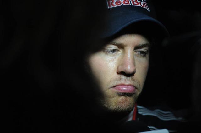 Vettel verliert Regenschlacht