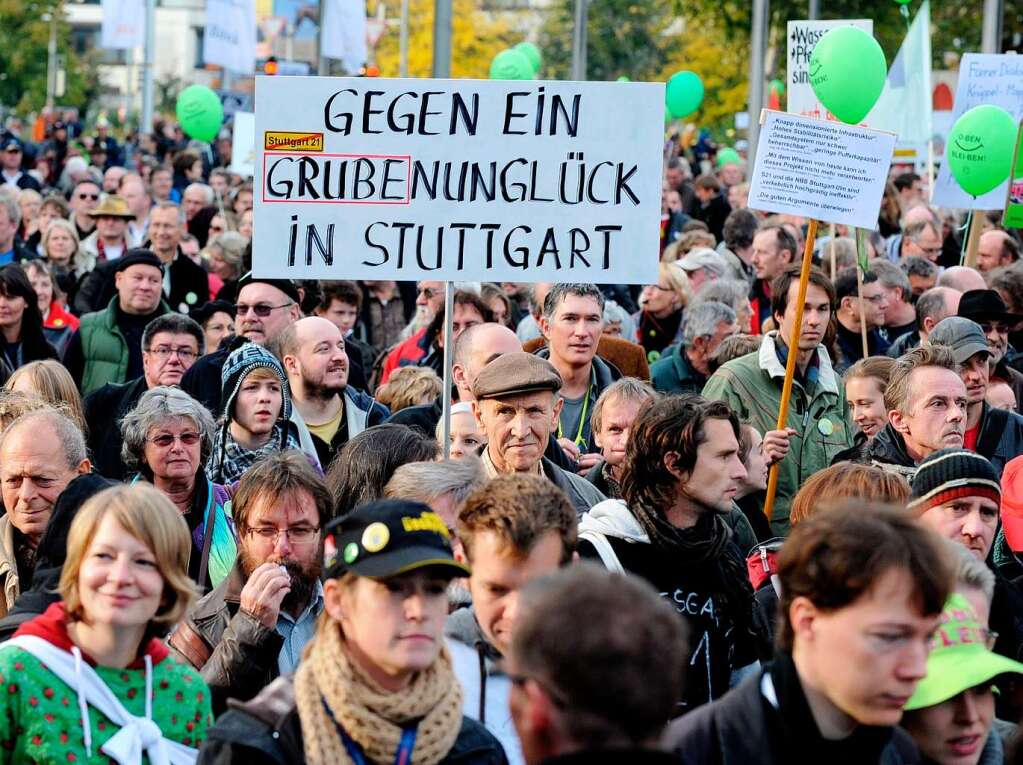 Demonstranten gegen das umstrittene Bahnprojekt Stuttgart 21