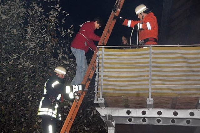 Alarmbung: Feuerwehr lst schwierige Aufgabe gut