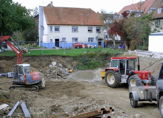 Der Neubau in der Arndtstrae soll bis Ende 2011 stehen.   | Foto: Mink